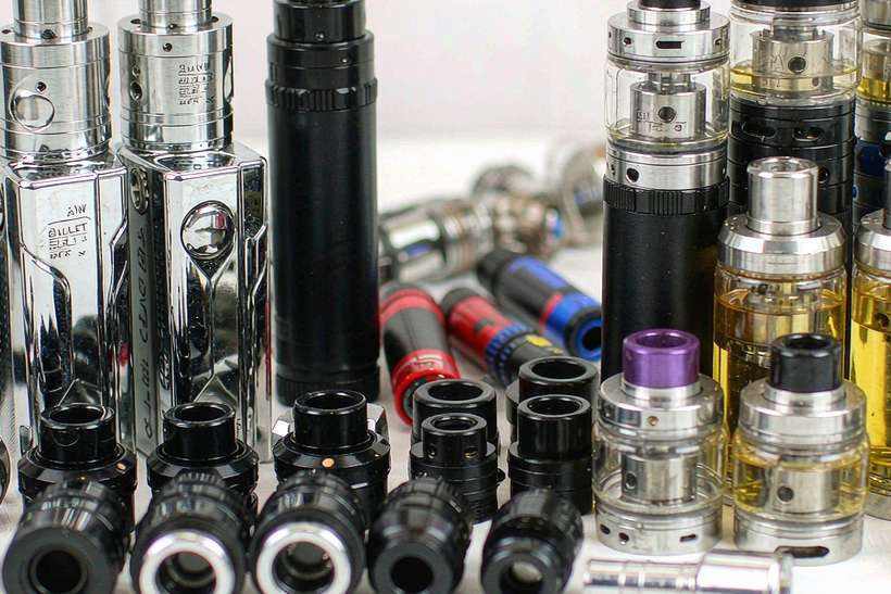 Buyer's Guide to vape tanks — small parcel