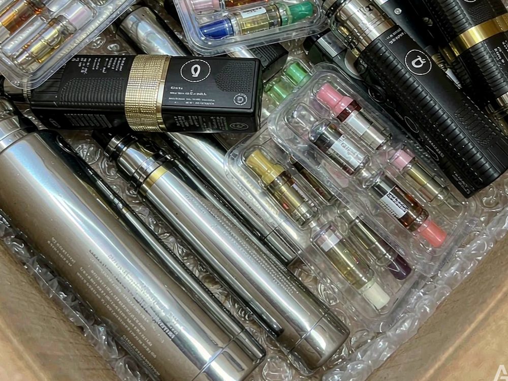 Restocking vape in Jeonju Tanba — bulk case